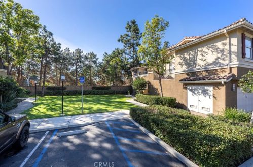 1804 Crescent Oak, Irvine CA  92618-4027 exterior