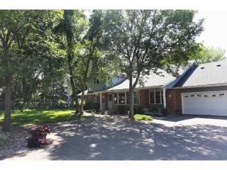 1132 Rose Pl, Saint Paul MN  55113-3207 exterior
