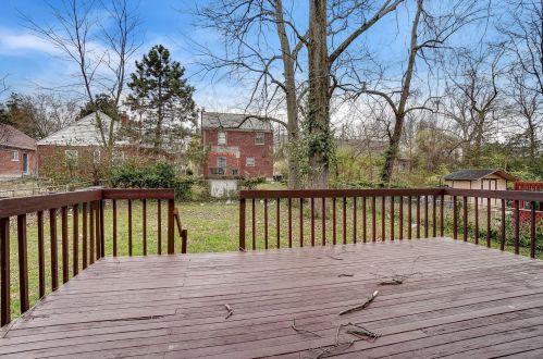 2033 Dallas Ave, Cincinnati OH  45239-4752 exterior