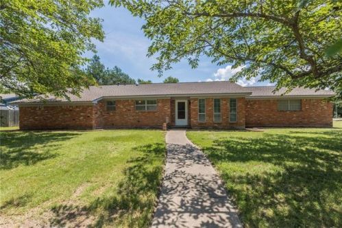 3005 Choctaw Rd, Commerce, TX 75428-3903