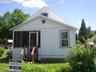 115 Bell St, Halfway, OR 97834-8164
