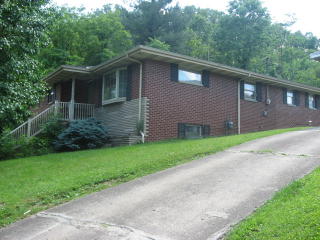 1617 Arlington Blvd, Huntington, WV 25705-2702