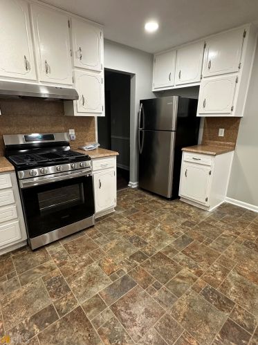 208 Farmbrook Pkwy, Stockbridge GA  30281-1157 exterior