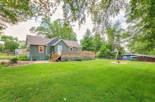 4519 Wonder Lake Dr, Bull Valley, IL 60097-8302
