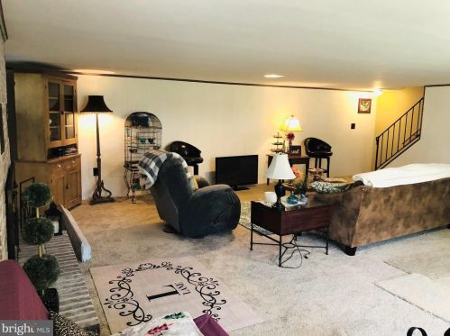 17 Friendship Ct, Charles Town WV 25414-5058 exterior