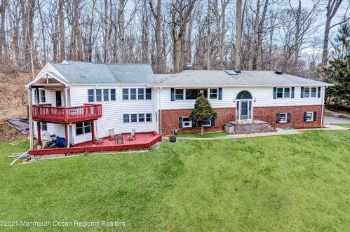 66 Southview Ter, Middletown, NJ 07748-2413