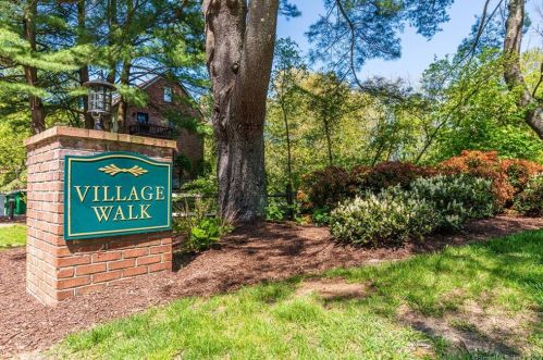 40 Village Walk, Wilton CT  06897-4026 exterior
