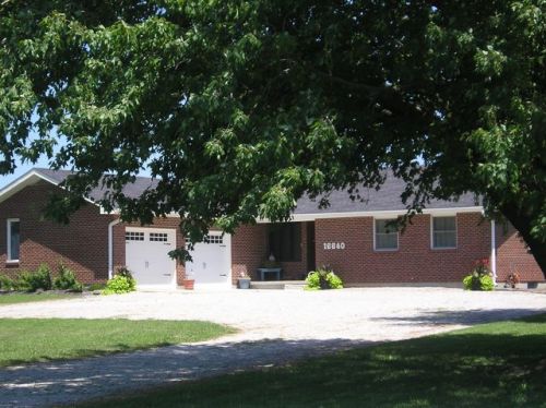 16640 Linwood Lawn Rd, Lexington, MO 64067-8184