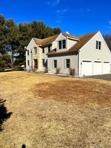 682 Springfield Rd, Somers CT  06071-1282 exterior