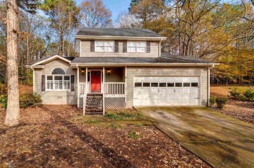 2180 Huntington Dr, Loganville, GA 30052-2690