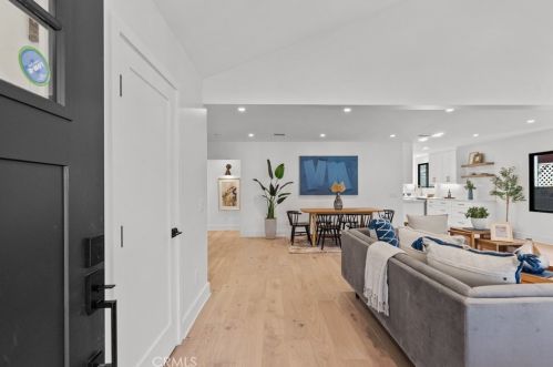 5326 Forbes Ave, Van Nuys CA  91436-1004 exterior