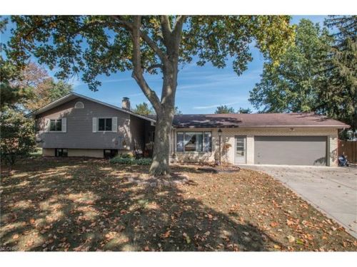 18910 Bonnie Ln, Cleveland, OH 44136-4230