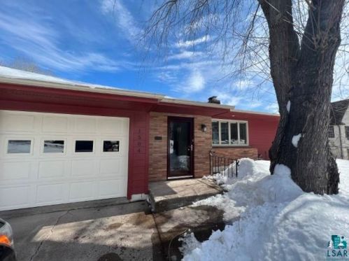 1504 Vermilion Rd, Duluth, MN 55812-1526