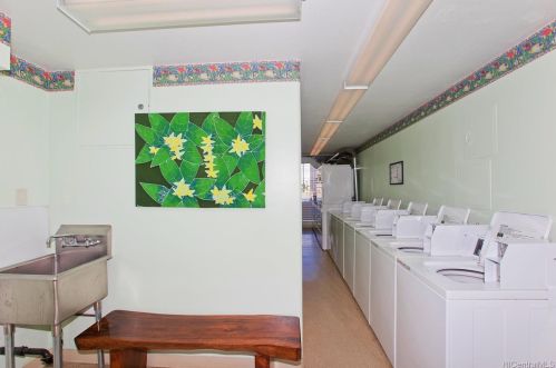 1765 Ala Moana Blvd, Honolulu HI  96815-1435 exterior