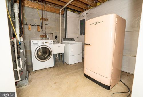 337 Woodland Grn Ct, Aberdeen MD  21001-2946 exterior