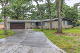 3905 54th St, Tulsa, OK 74107-9519