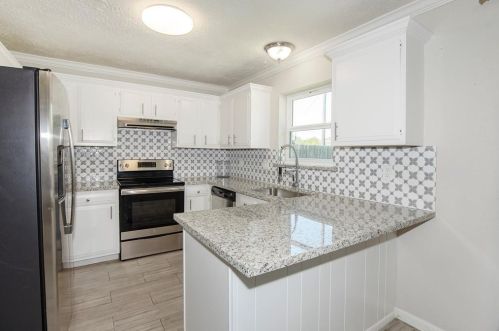 2212 Mockingbird Ln, Morgans Point TX 77571-2542 exterior