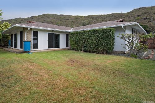 394 Puamamane St, Honolulu HI 96821-2132 exterior