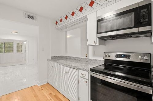 27 Cantey Pl, Atlanta GA  30327-4018 exterior