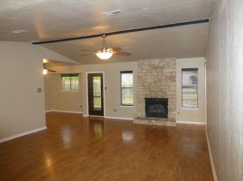 8500 Caspian Dr, Austin TX  78749-3957 exterior