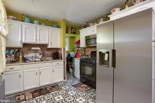 543 Strawberry St, Lancaster PA  17602-4466 exterior