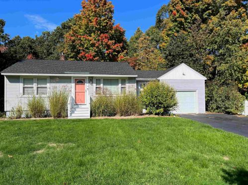 7 Old Colony Rd, Dover, NH 03820-9117