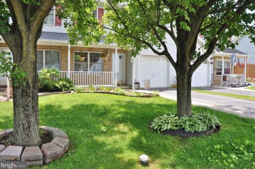 2890 Robin Rd, York, PA 17404-5746