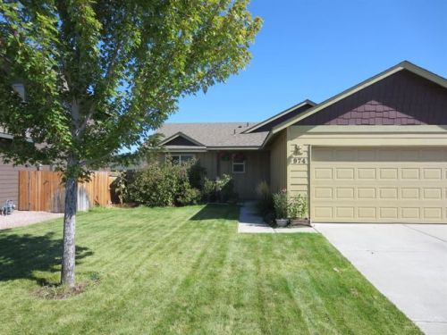 974 25th Ln, Eagle Crest, OR 97756-1325