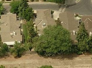 1443 Vassar Dr, Visalia, CA 93292-5551