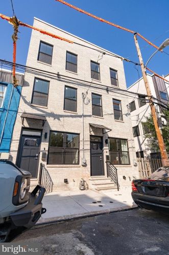 2302 Gordon St, Philadelphia PA 19132-4631 exterior