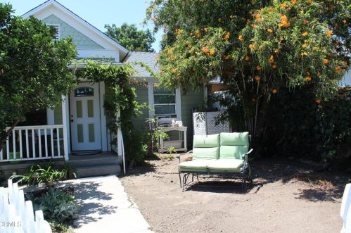 240 10th St, Santa Paula, CA 93060-2827