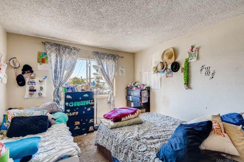 81 Oaklawn Ave, Chula Vista CA  91910-1330 exterior