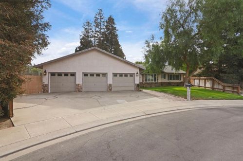 213 Primula Ct, Ripon, CA 95366-2139