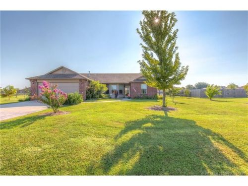 11797 Valley Ave, Collinsville, OK 74021-6445