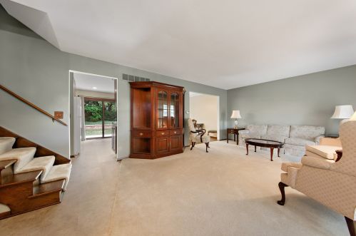 800 Marston Ave, Glendale Heights, IL 60137