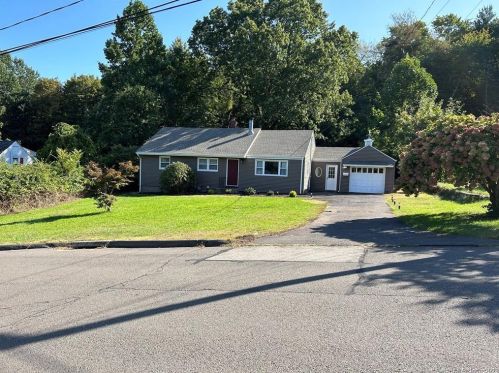 122 Crater Ln, Kensington, CT 06037-2722