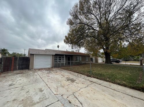 9230 Philbin Ave, Riverside CA  92503-8607 exterior