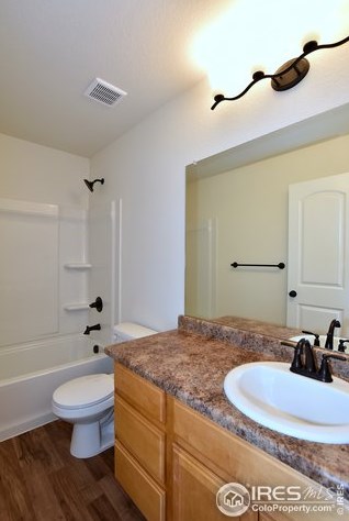 2625 Sapphire St, Loveland CO 80537-2024 exterior