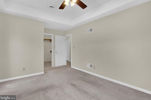 32 Moul Ave, Hanover PA 17331-2080 exterior