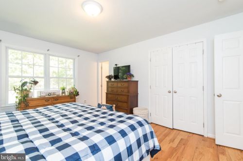 107 Featherbed Ln, Harpers Ferry WV 25425-4982 exterior