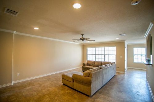 125 Sendero Dr, Huntsville, TX 77340-6553