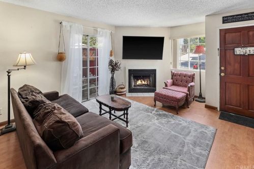13855 Mcclure Ave, Paramount, CA 90723-6002