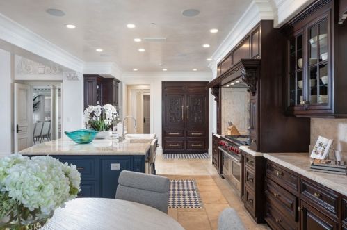 76 Golden Eagle, Irvine CA  92603-0309 exterior