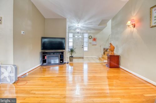 1008 Robroy Dr, Silver Spring MD exterior