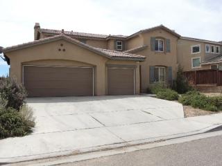 9135 Seal Beach Dr, Hesperia CA  92344-5507 exterior