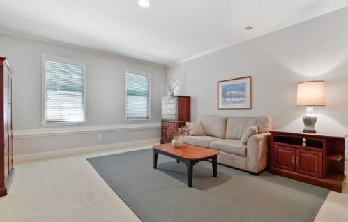 651 Lockton Pl, Atlanta GA  30342-5044 exterior