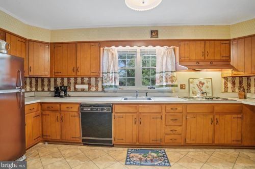 16 Severn Riv Rd, Severna Park MD 21146-4659 exterior