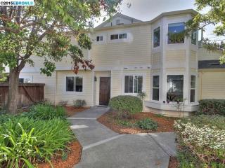 31 Oak Park Dr, Alameda, CA 94502-6565