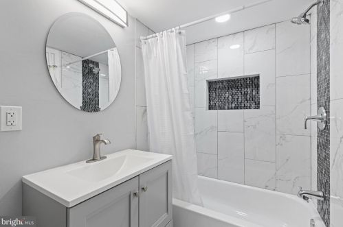 5002 Ten Mills Rd, Columbia MD  21044-1539 exterior