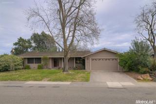 3984 Rochdale Dr, Carmichael, CA 95608-2138
